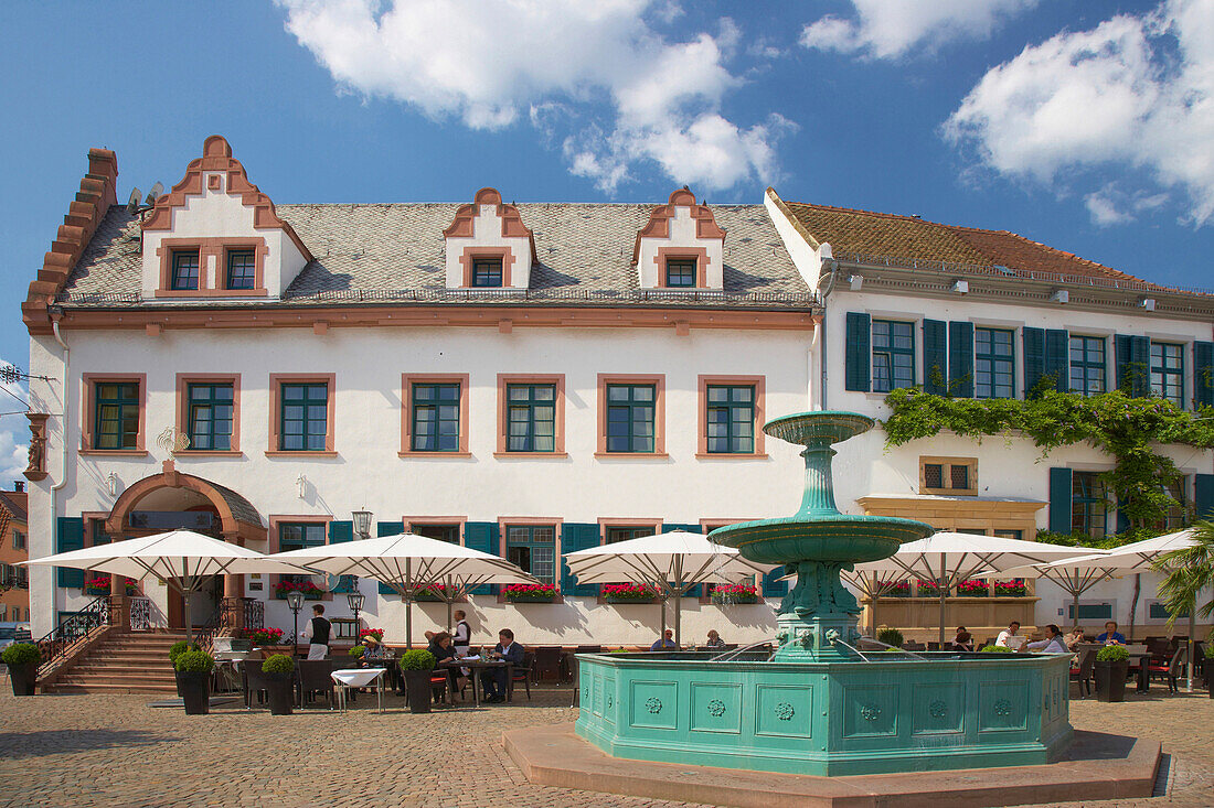Andreasbrunnen, Marktplatz, Deidesheim, Rheinland-Pfalz, Deutschland