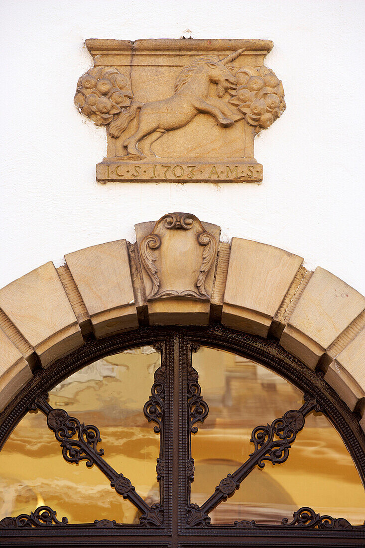 Einhorn-Relief an einer Hauswand, Speyer, Rheinland-Pfalz, Deutschland