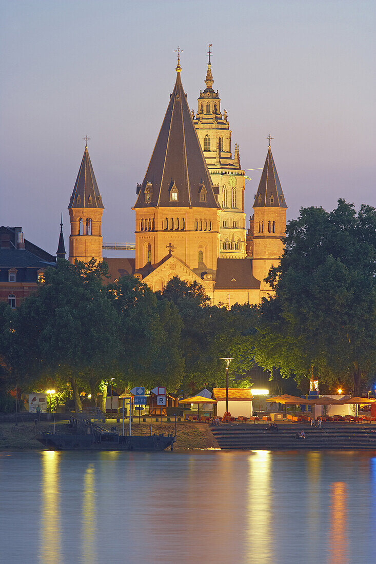 Rheinufer, Dom St. Martin und St. Stephan, Mainz, Rheinhessen, Rheinland-Pfalz, Deutschland, Europa