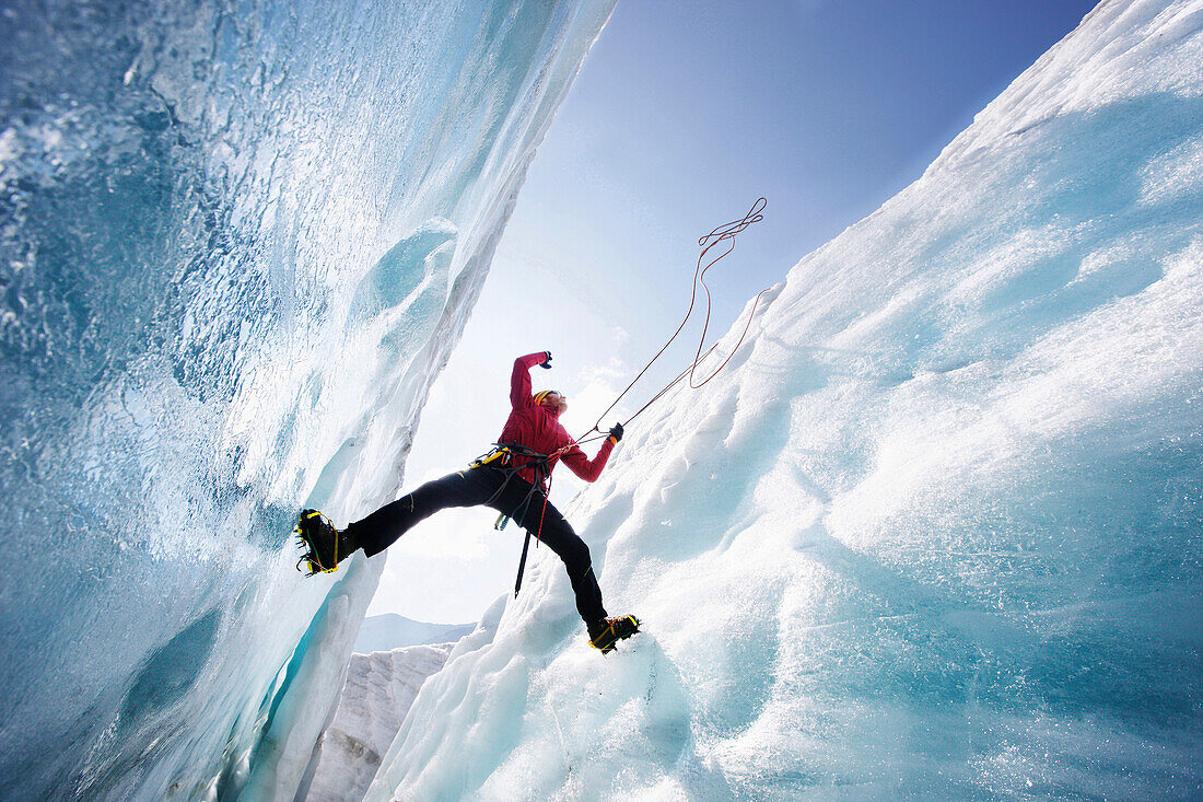 Man ice climbing, Pasterze Glacier, Grossglockner, Carinthia, Austria