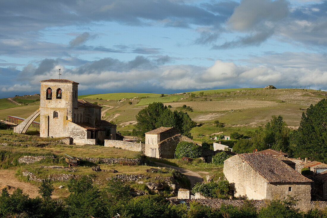 Castellanos de Castro, bei Burgos, Camino Frances, Jakobsweg, Camino de Santiago, Pilgerweg, UNESCO Welterbe, europäischer Kulturweg, Provinz Burgos, Altkastilien, Castilla y Leon, Nordspanien, Spanien, Europa