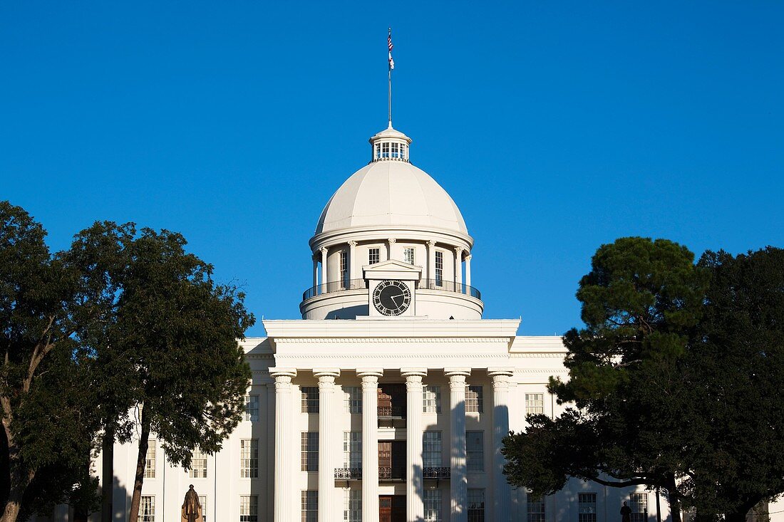 USA, Alabama, Montgomery, Alabama State Capitol, b 1851 late afternoon