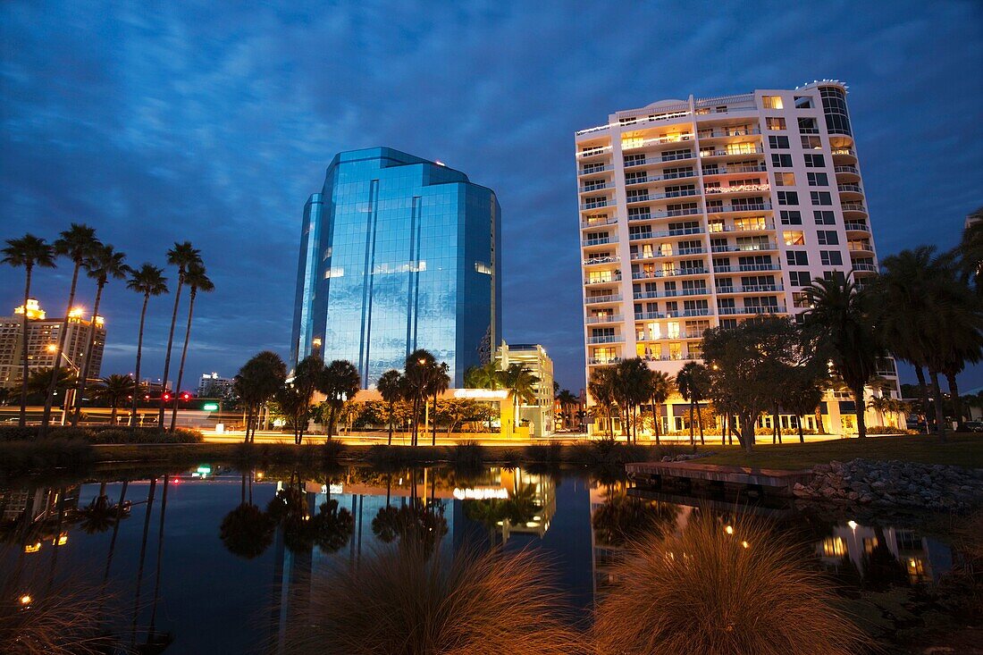 USA, Florida, Sarasota, skyline from Bay Front Drive, evening