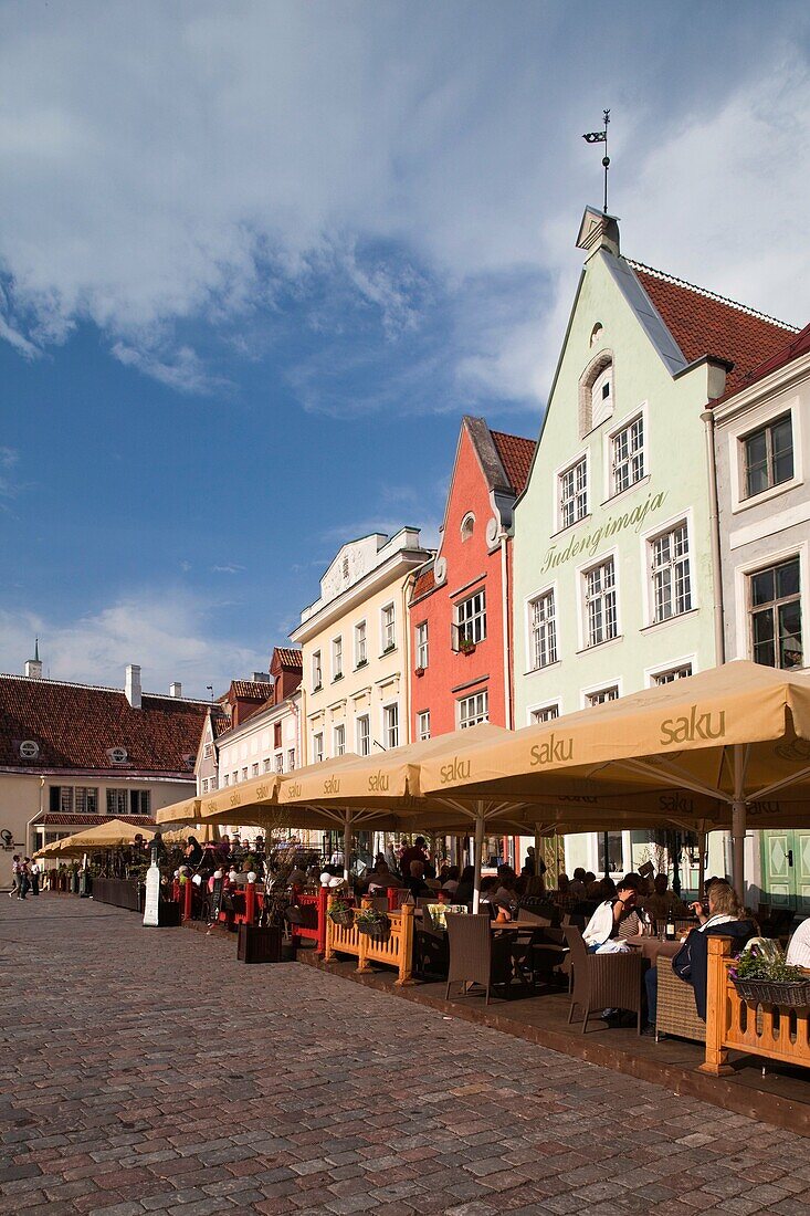 Estonia, Tallinn, Old Town, Raekoja Plats, Town Hall Square, outdoor cafes