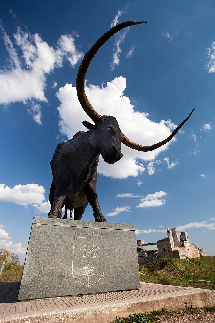 Estonia, Northeastern Estonia, Rakvere, Rakvere Bull Statue, by artist Tauno Kangro, celebrates the town's 700th anniversary