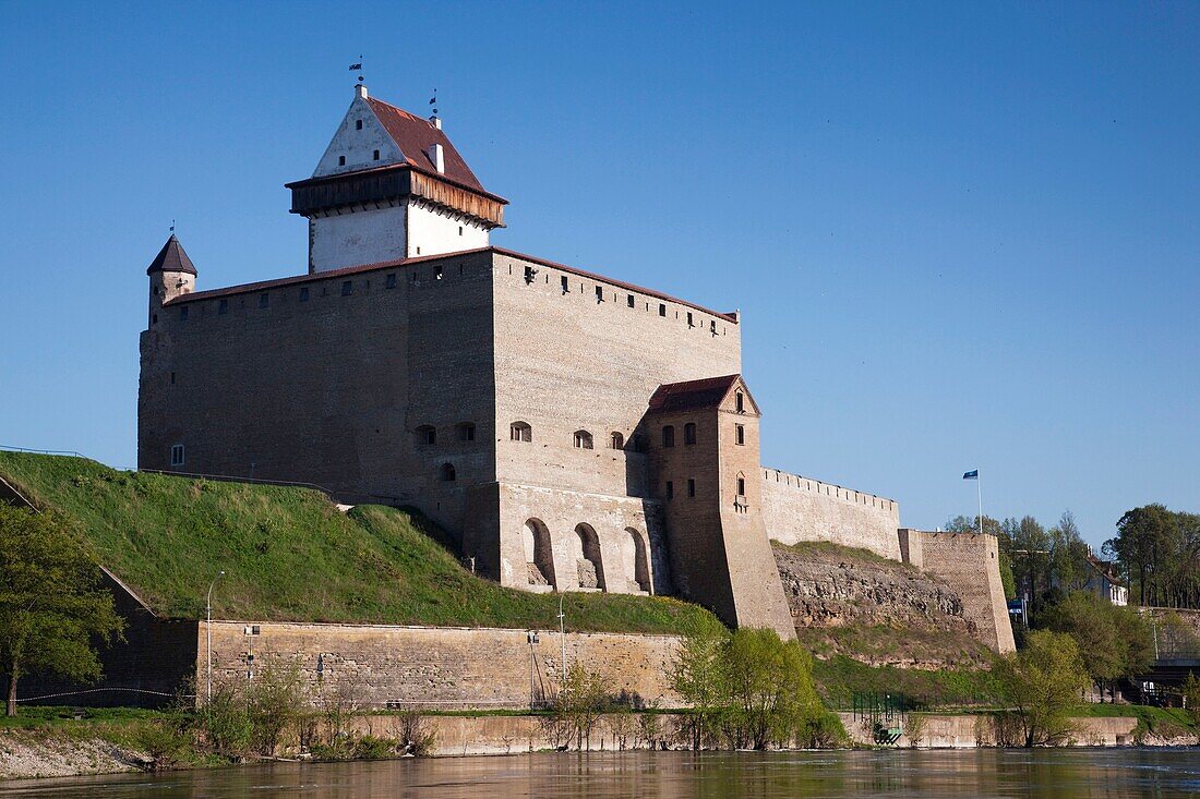 Estonia, Northeastern Estonia, Narva, Narva Castle, 13th century, morning