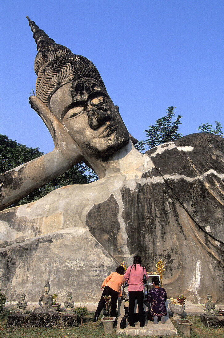 Reclining Buddha, Xieng Khuan (Buddha Park), Vientiane, Laos
