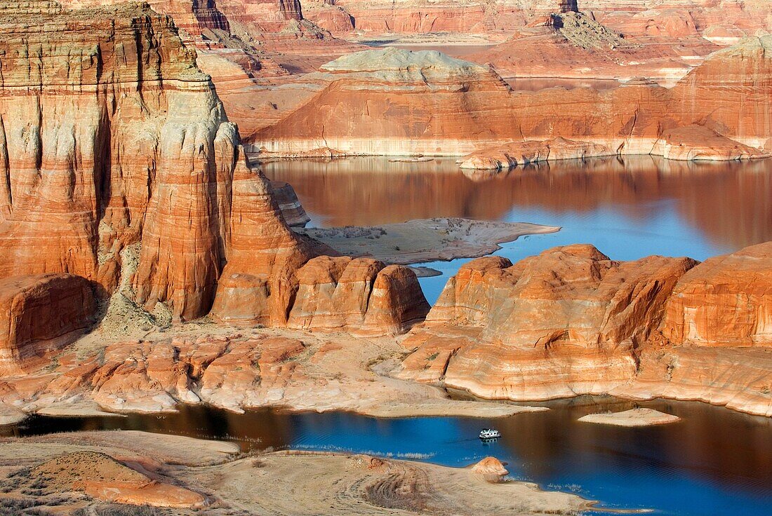 Housboat on Lake Powell from Alstrom Point, Glen Canyon National Recreation Area Utah