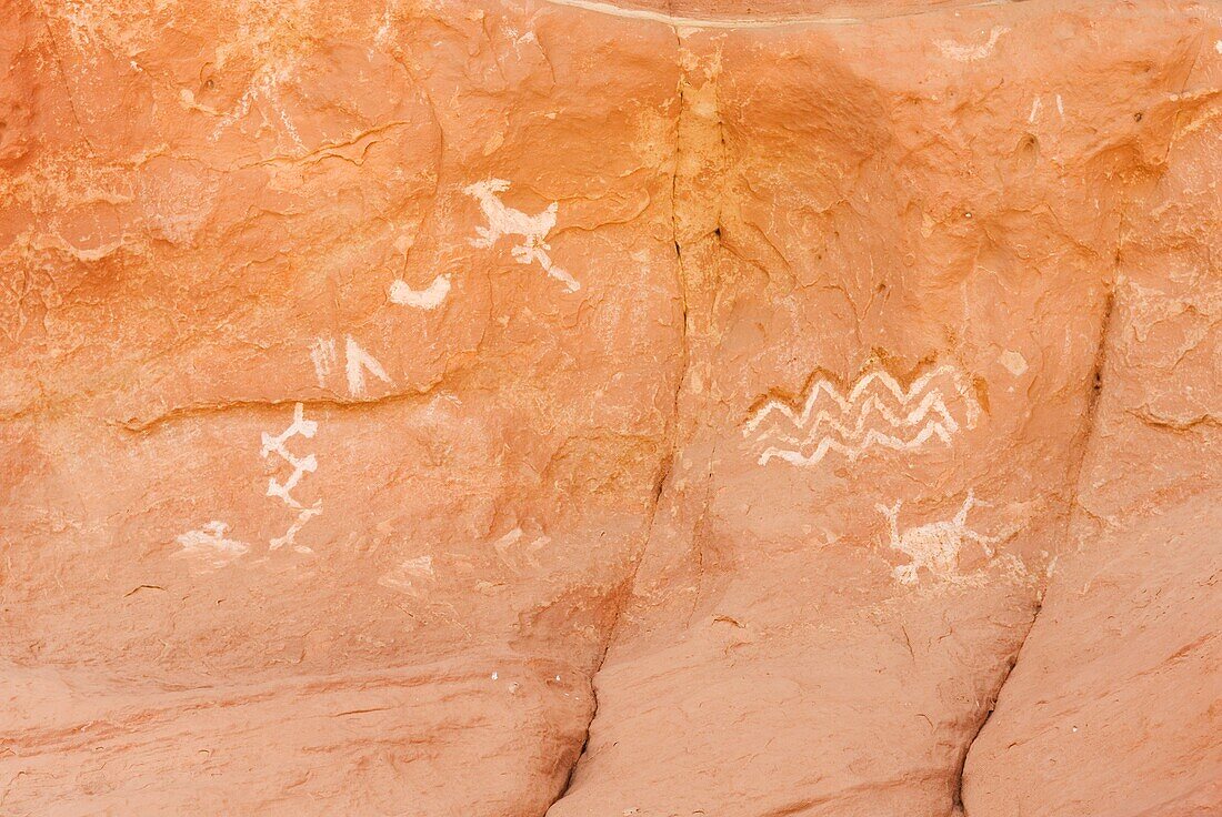 Anasazi Pictographs on canyon walls of Grand Gulch, Cedar Mesa Utah