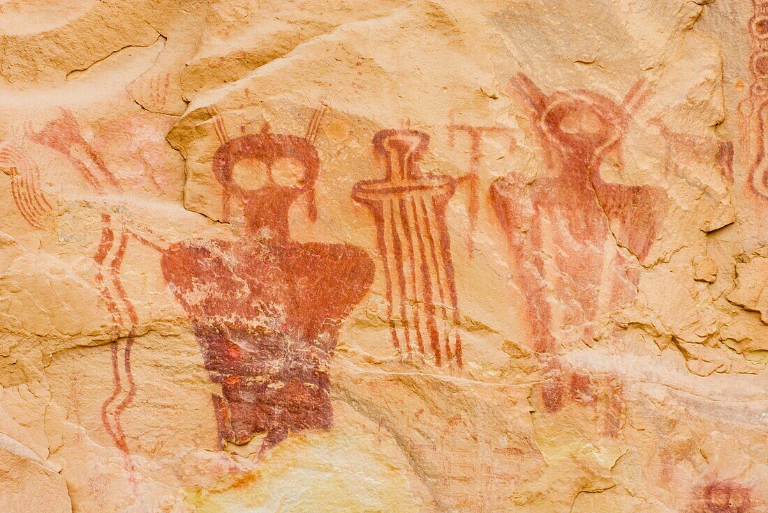 Barrier style pictographs in Sego Canyon Utah