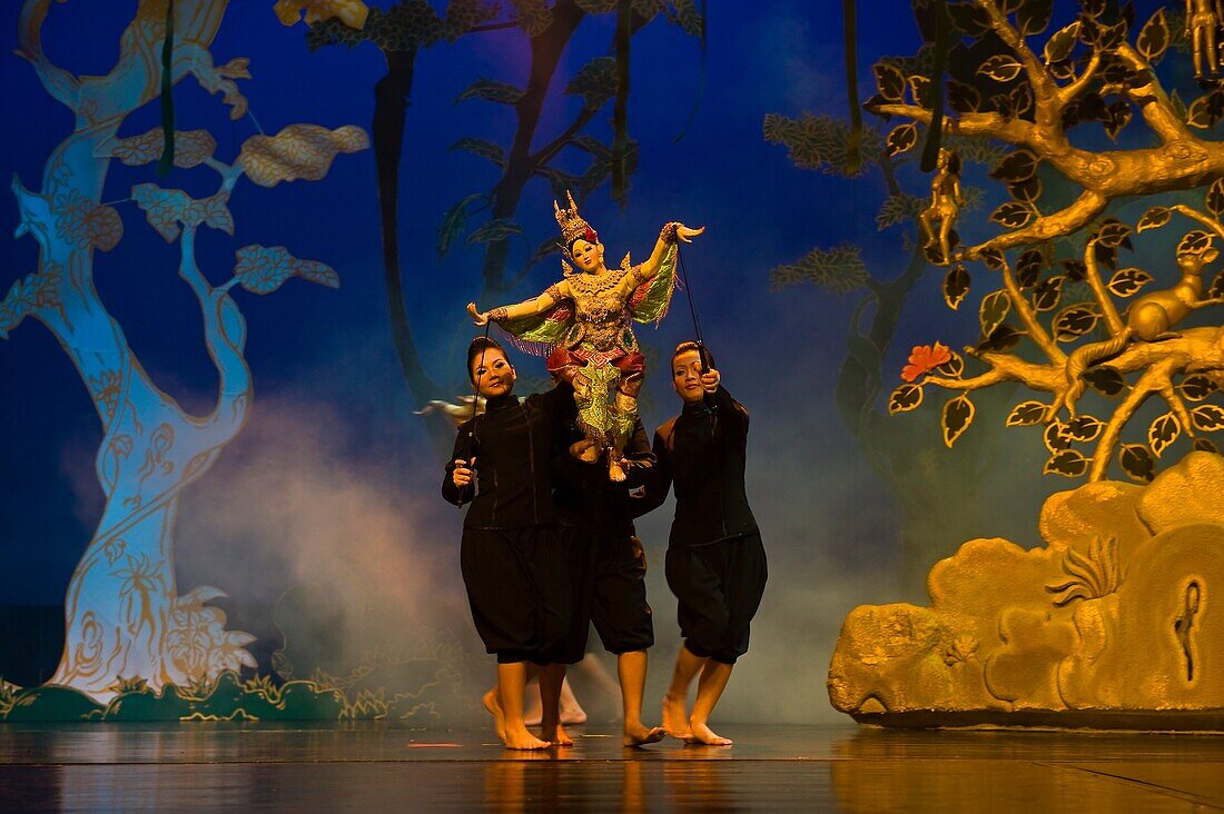 Thai classical puppetry show Aksra Hoon Lakorn Lek, Aksra Theatre, Bangkok, Thailand