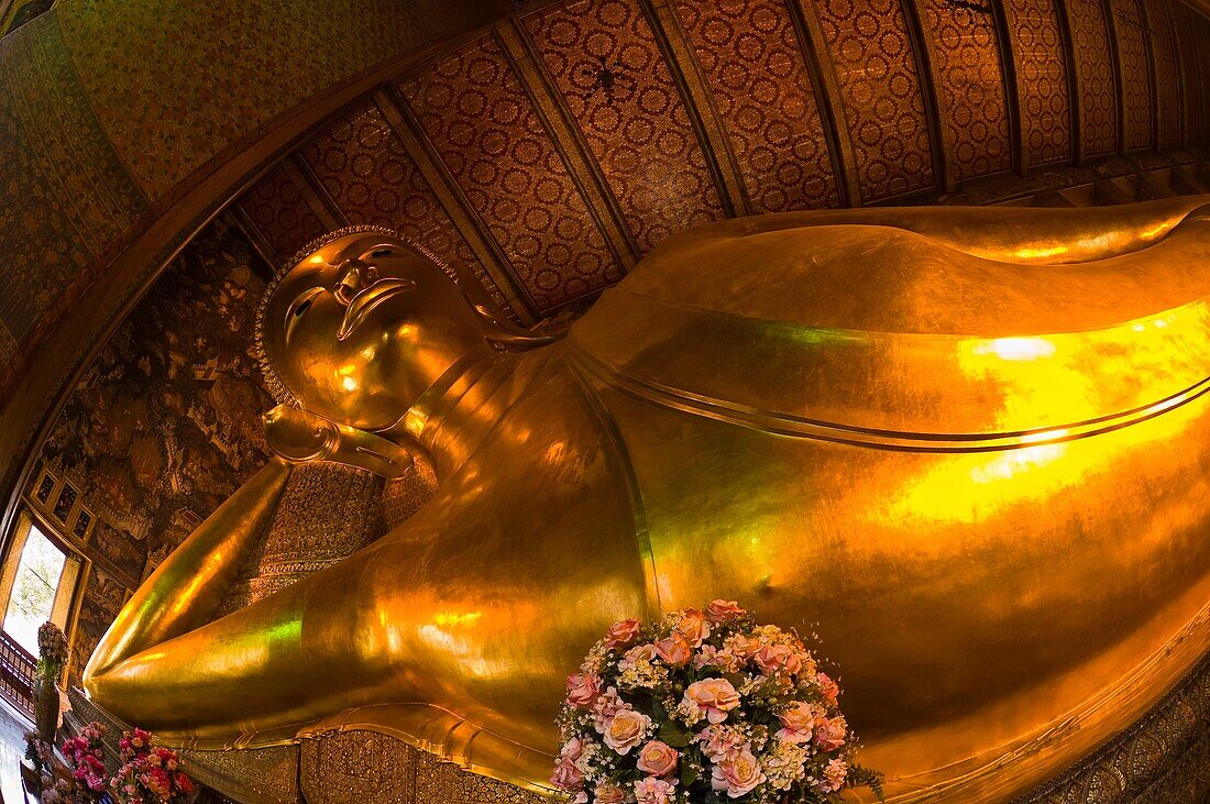 Reclining Buddha, Wat Pho Wat Po, Temple of the Reclining Buddha, Bangkok, Thailand