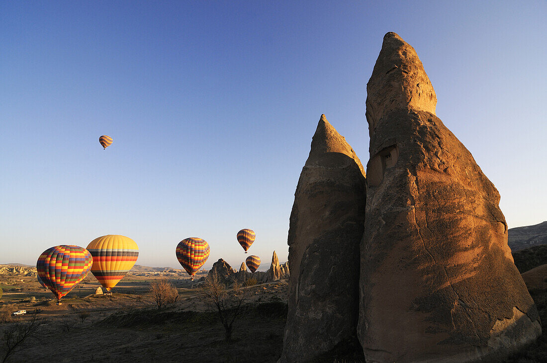 Ballonflug über dem Tal von Göreme, Kappadokien, Türkei