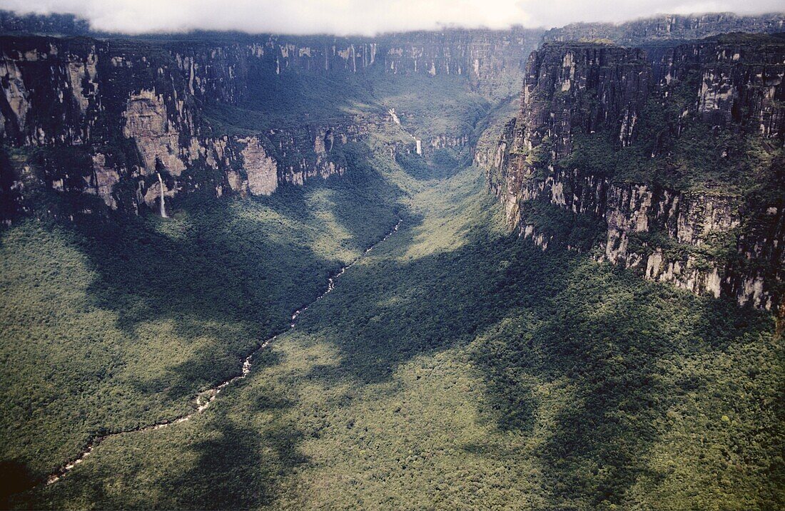 Rio Churún Auyantepuy 2953m  Gran Sabana Estado de Bolivar Venezuela