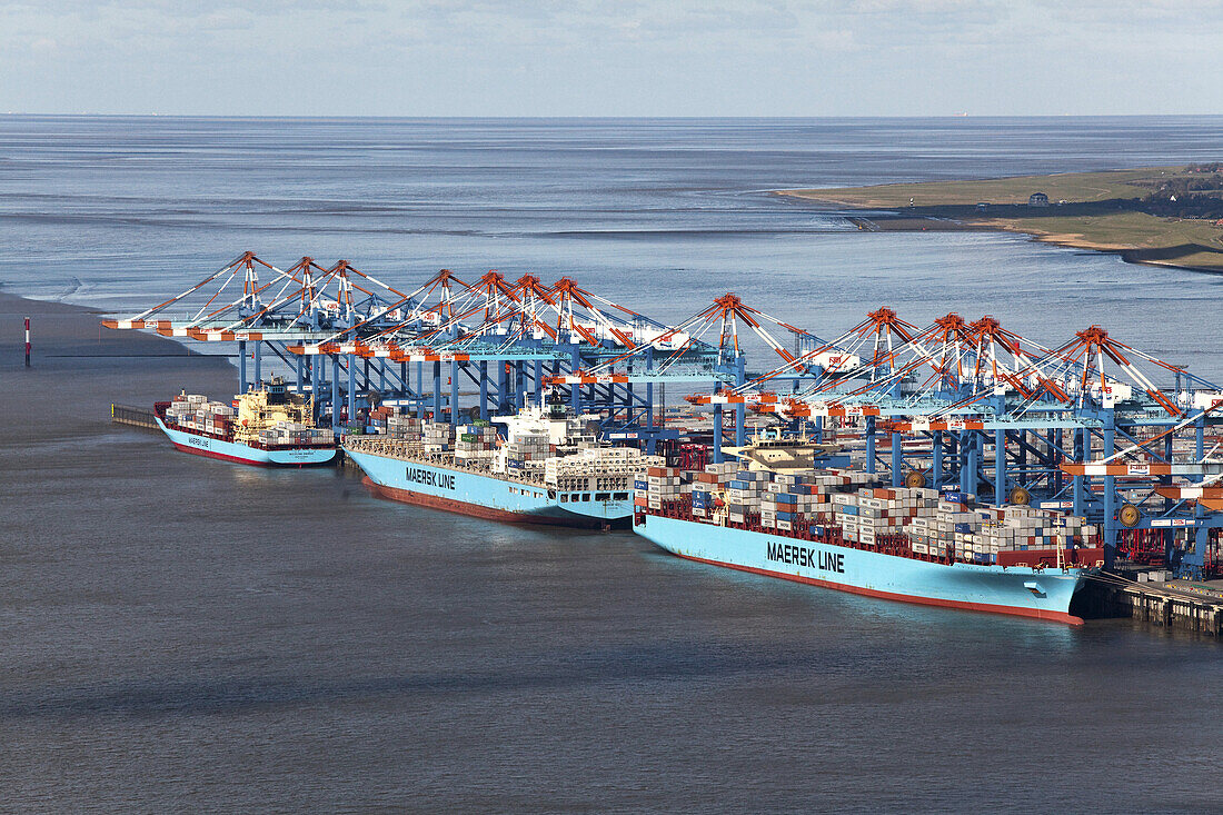 Luftbild, Containerhafen mit Verladekräne und Schiffe an der Pier, Wesermündung, Weser bei Bremerhaven, Nordseeküste, Bremen, Deutschland