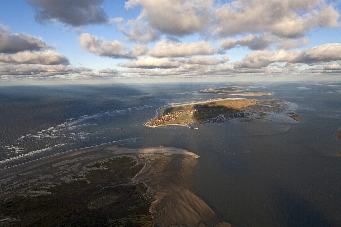 Luftbild, Blick über Sandbank von Norderney zur Nordseeinsel Baltrum, Niedersachsen, Deutschland