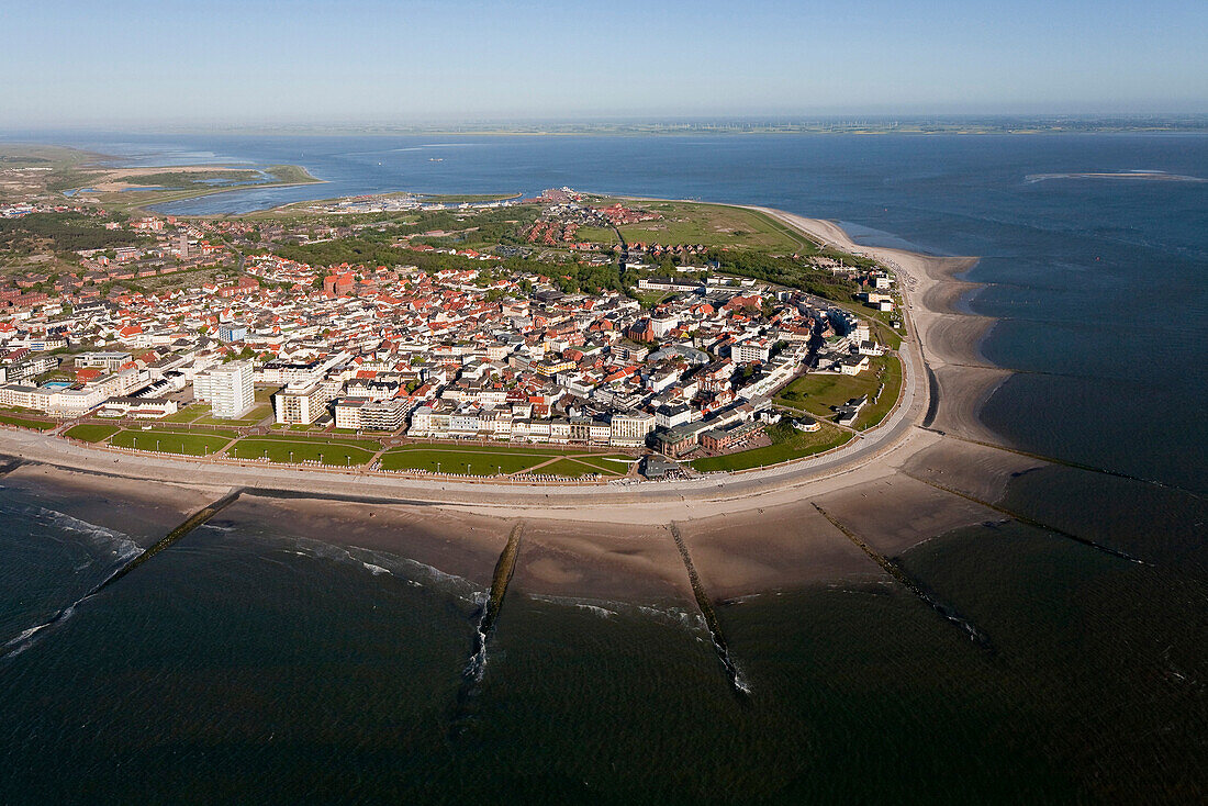 Luftaufnahme der Nordseeinsel Norderney, Niedersachsen, Deutschland