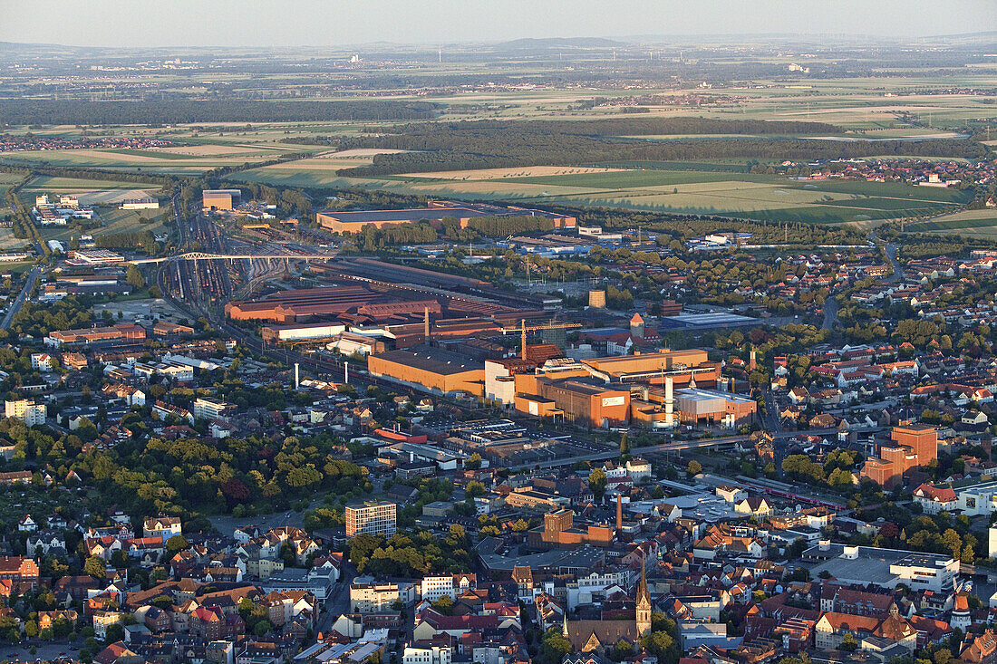Luftbild des im Stadtgebiet von Peine gelegenen Elektro-Stahlwerk Peiner Träger GmbH, Niedersachsen, Deutschland