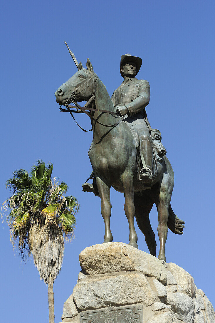 Equestrian memorial of Rider of Southwest, Suedwester Reiter, Old fort, Windhuk, Windhoek, Namibia