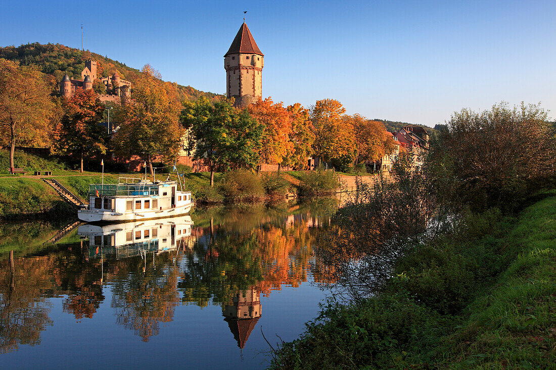 View over river to Spitzer Turm and Wertheim castle, Wertheim, Baden-Württemberg, Germany