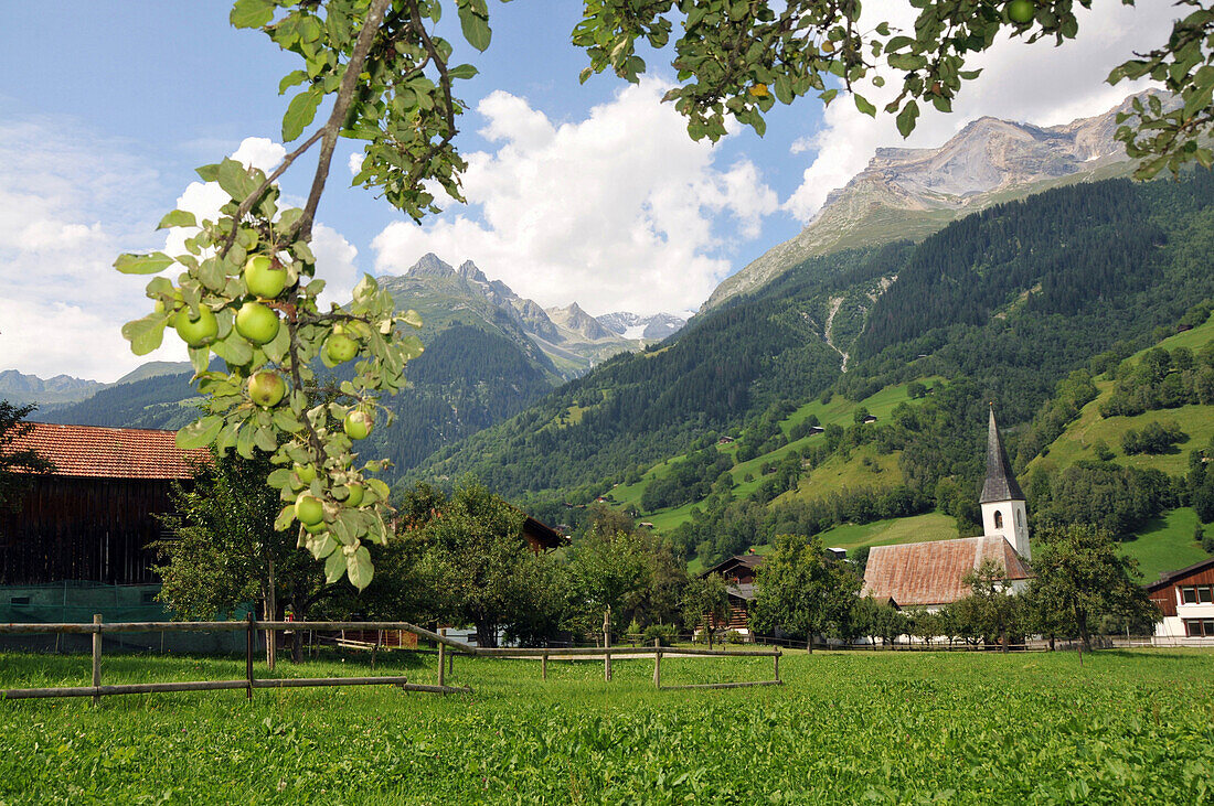 Gebirgslandschaft bei Zignau, Trun, Graubünden, Schweiz