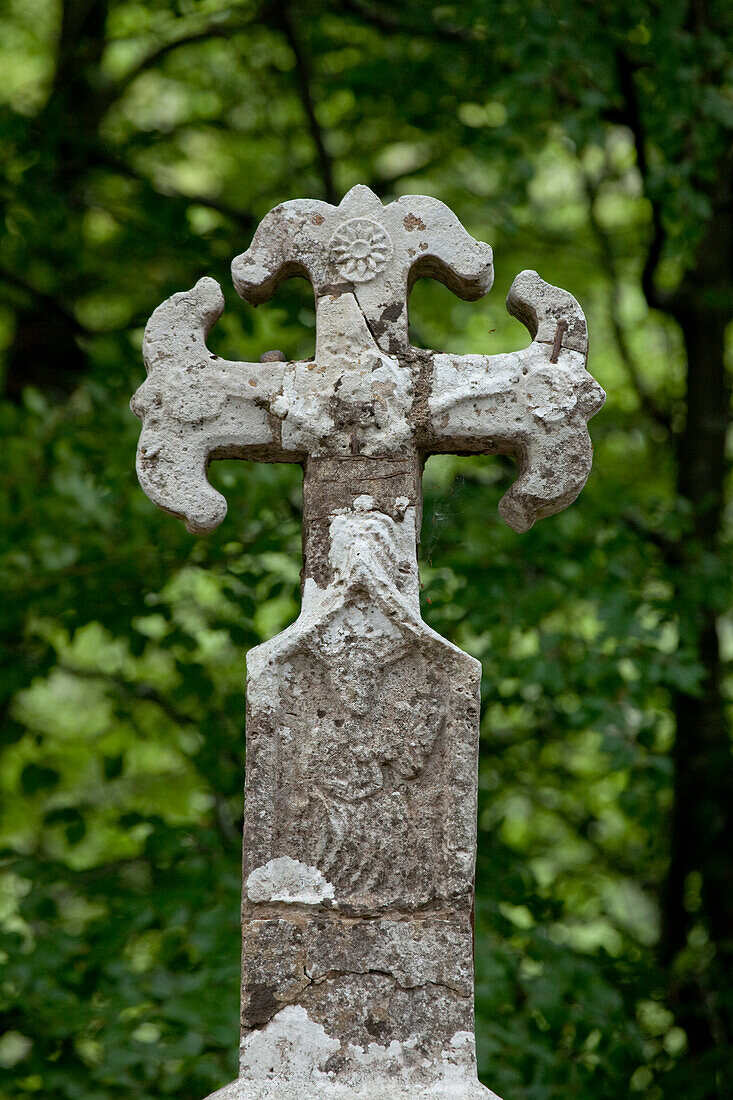 Verwittertes Wegkreuz, Cruz de los peregrinos, Provinz Navarra, Nordspanien, Spanien, Europa