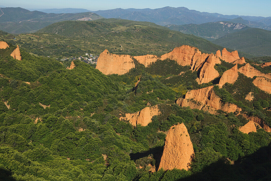 Las Medulas, high angle view at Roman gold mines, Province of Leon, Old Castile, Castile-Leon, Castilla y Leon, Northern Spain, Spain, Europe