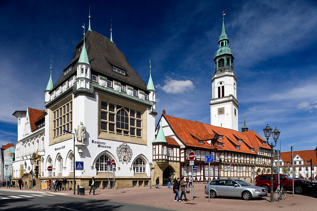 Bomann-Museum, im Hintergrund die Stadtkirche, Altstadt von Celle, Celle, Lüneburger Heide,  Niedersachsen, Deutschland, Europa