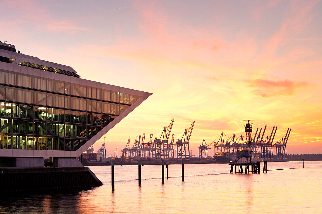 Modern architecture Dockland, Hamburg Harbour, architect Hadi Teherani, Hanseatic city of Hamburg,  Germany, Europe