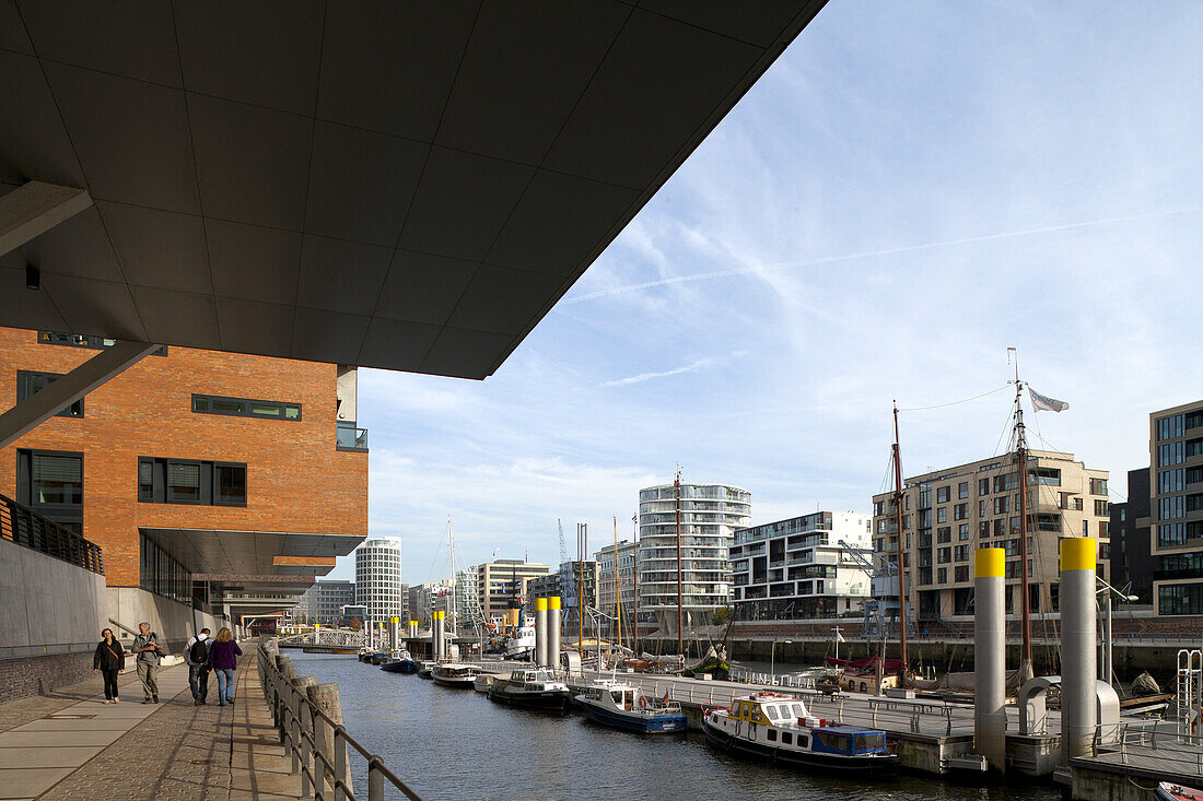 Blick auf Sandtorkai (li.) und Kaiserkai (re.), Sandtorhafen, Hafencity, Hansestadt Hamburg, Deutschland, Europa