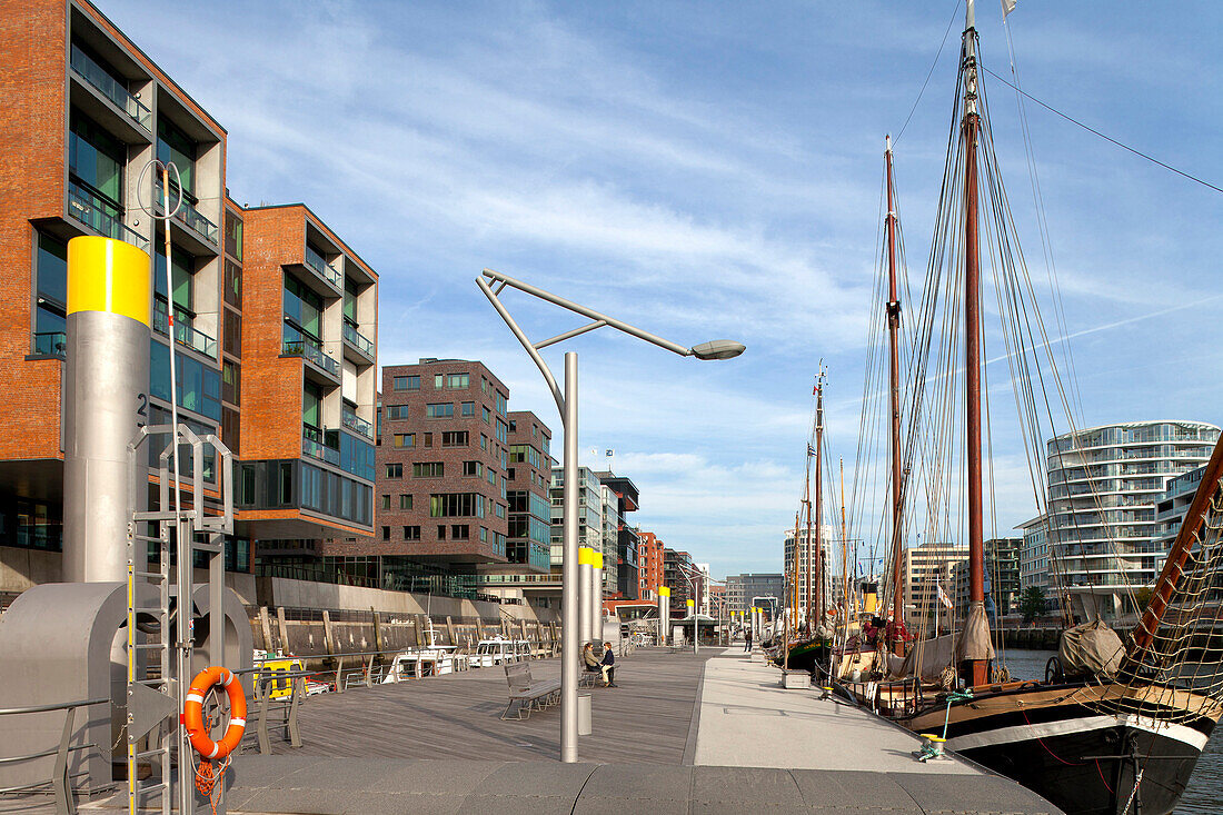 View towards Sandtorkai (le.) and Kaiserkai (ri.), Sandtorhafen, harbour city, Hanseatic city of Hamburg, Germany, Europe