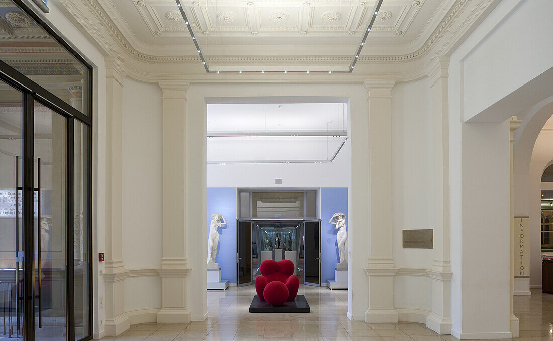 Foyer und Eingang zur Ausstellung Body &amp; Soul. Menschenbilder aus vier Jahrtausenden, Museum für Kunst und Gewerbe Hamburg, Hansestadt Hamburg, Deutschland, Europa