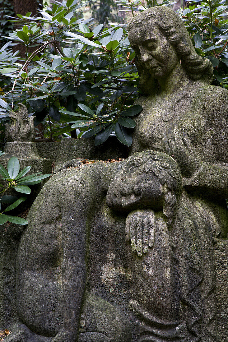 Gravestone at Ohlsdorf cemetery, Hanseatic city of Hamburg, Germany, Europe