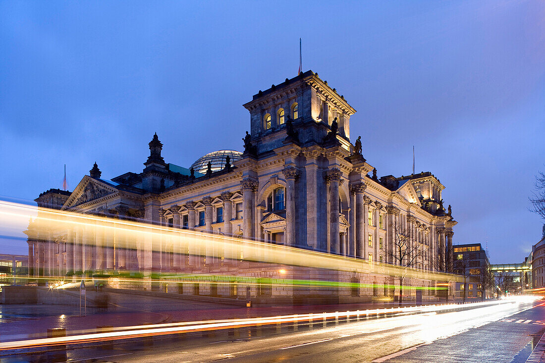 Platz der Republik mit dem Reichstagsgebäude, Architekt Paul Wallot, Berlin, Deutschland, Europa