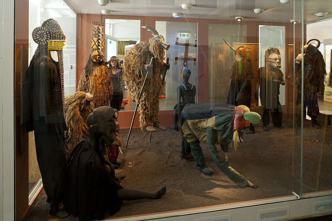 Museum für Völkerkunde Hamburg, Ausstellung Afrika, Afrikanische Figuren, Hansestadt Hamburg, Deutschland, Europa