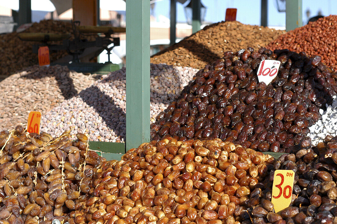 Trockenfrüchte auf dem Markt, Marrakesch, Marokko, Afrika