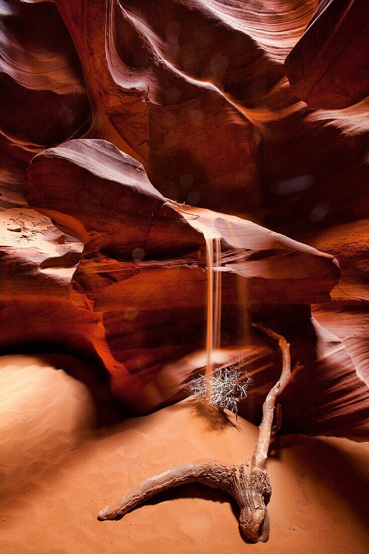Antelope canyon, Arizona, Curves, Delicate, Desert, Landscape, Nature, Navajo land, Page, Rock, Sand fall, Sandstone, Scenic, Southwest, United states of america, S19-1107328, agefotostock