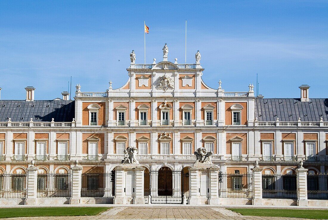 Main front and Plaza de Armas, Royal Palace, Aranjuez, Madrid province, Spain