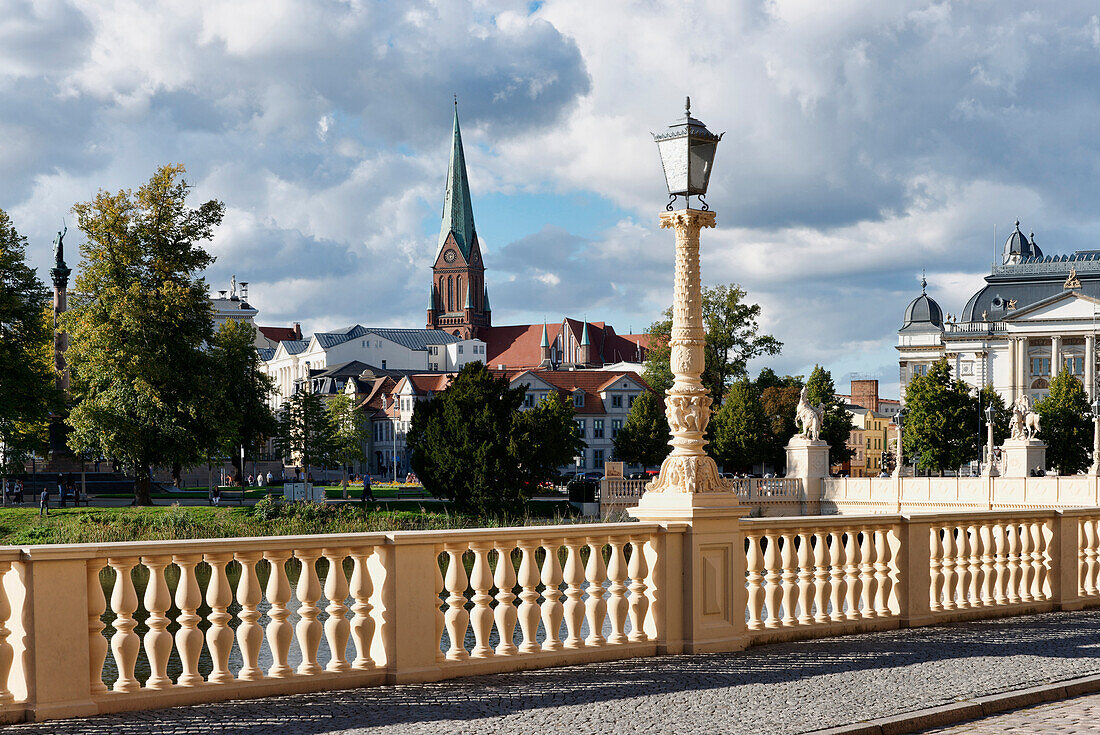 Old Garden, Schwerin Cathedral in background, Schwerin, Mecklenburg-Vorpommern, Germany