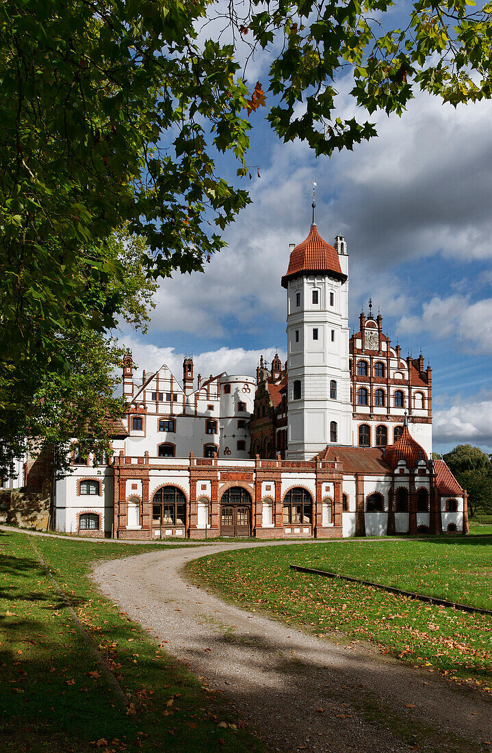 Schloss Basedow, Basedow, Mecklenburgische Schweiz, Mecklenburg-Vorpommern, Deutschland