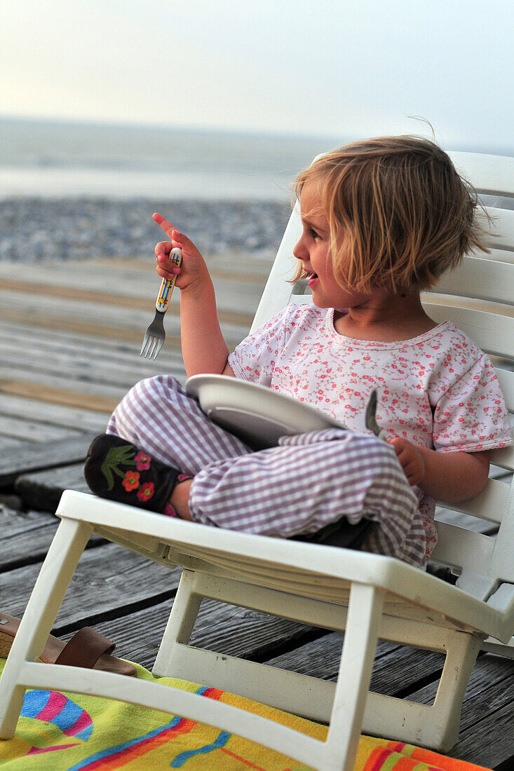 Little Girl, Picnic, Cayeux, Somme (80), Picardy, France