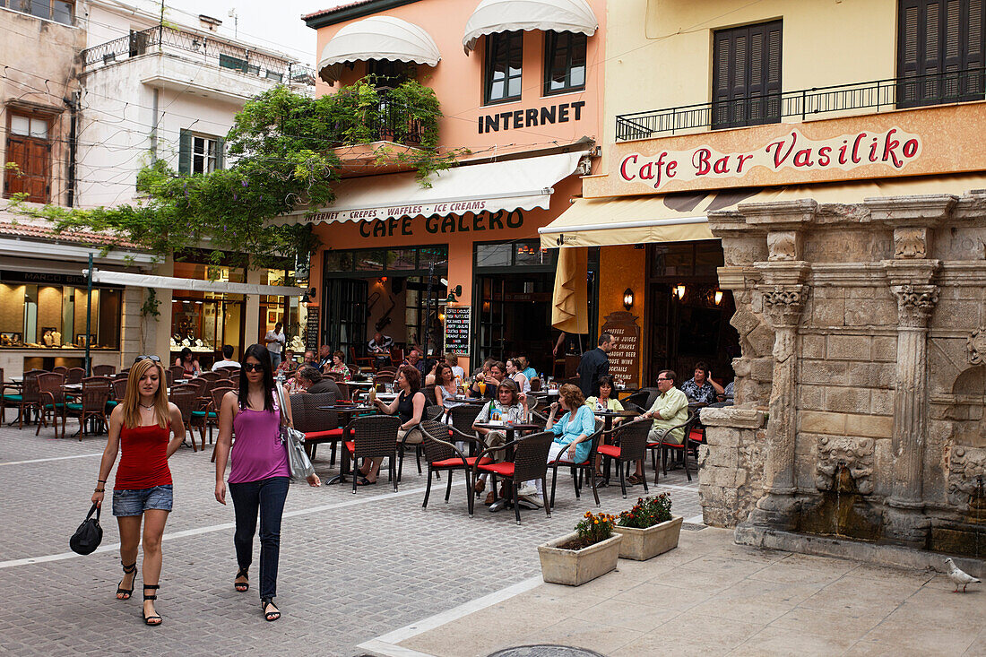 Pavement cafe, old town, Rethymnon, Crete, Greece