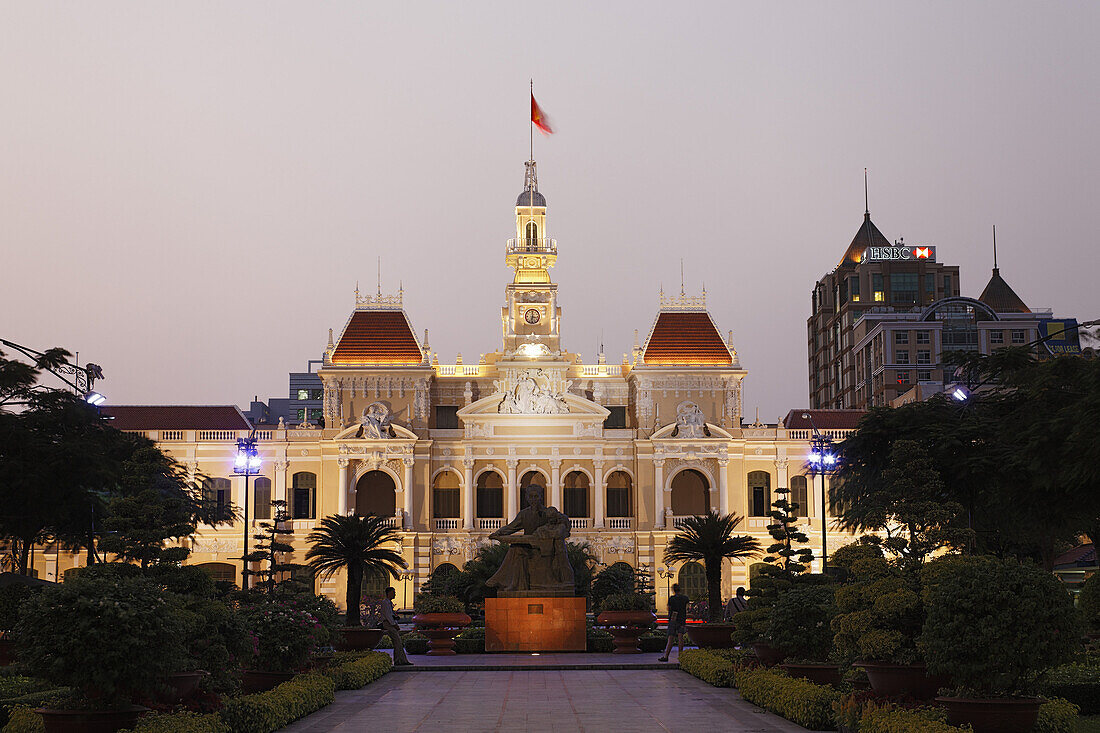 City Hall, Ho Chi Minh Statue, Sai Gon, Ho Chi Minh City, Vietnam
