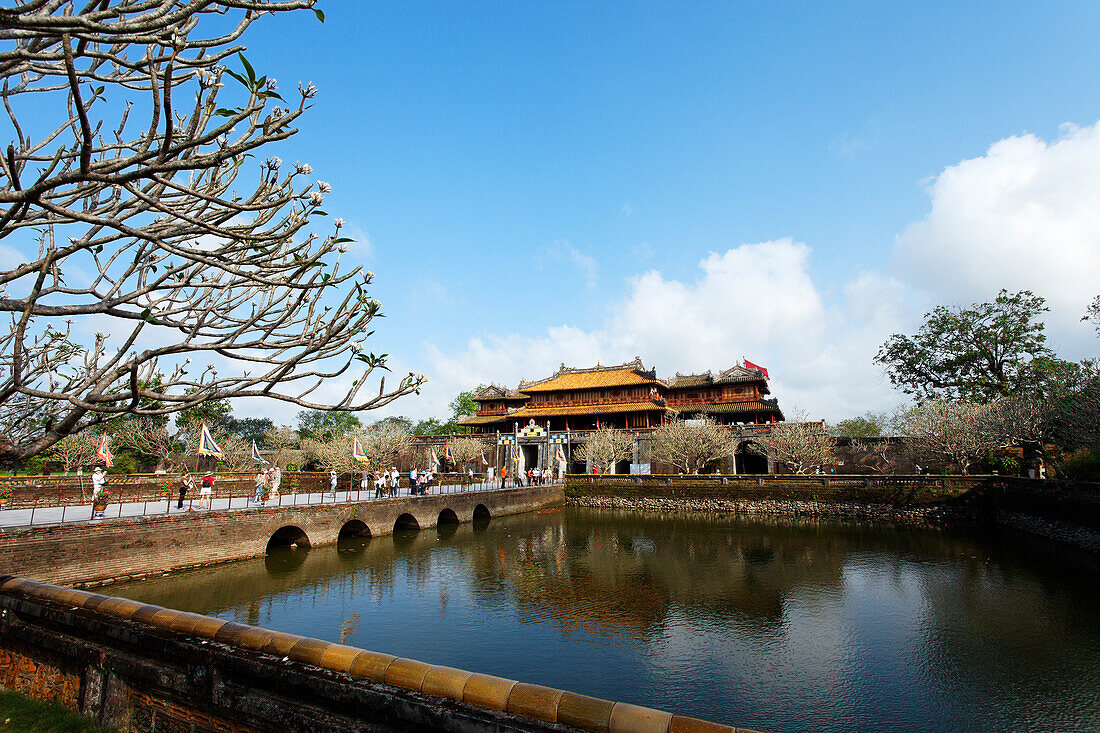 Ngo Mon Gate, Citadel, Imperial City, Hue, Trung Bo, Vietnam