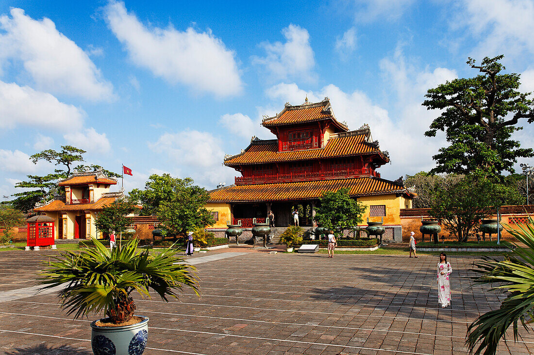 Hien Lam Pavilion (Pavilion of Glorious Coming), Citadel, Imperial City, Hue, Trung Bo, Vietnam