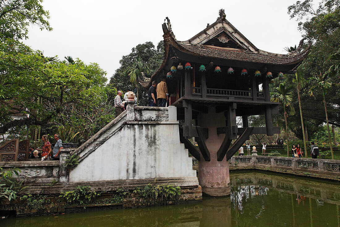One Pillar Pagoda (Chua Mot Cot), Hanoi, Bac Bo, Vietnam