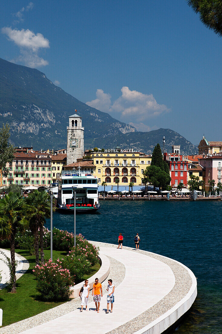 Uferstraße, Riva, Gardasee, Trentino, Italien