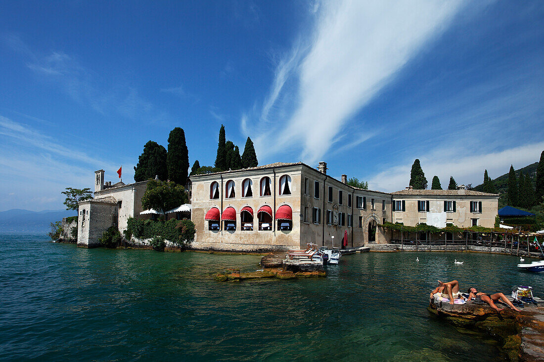 Couple, lazy, Punta San Vigilio, Hotel, Restaurant, Garda, Lake Garda, Veneto, Italy