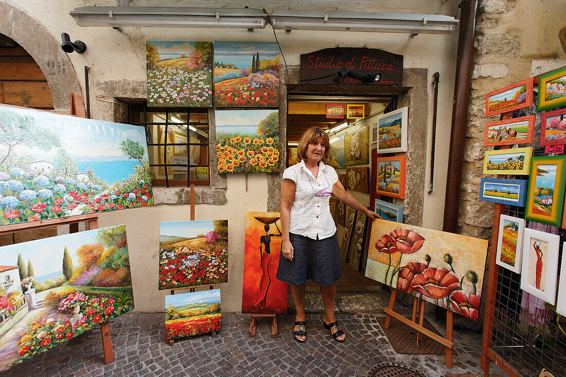 Artist, Gallery, Old Town, Garda, Lake Garda, Veneto, Italy