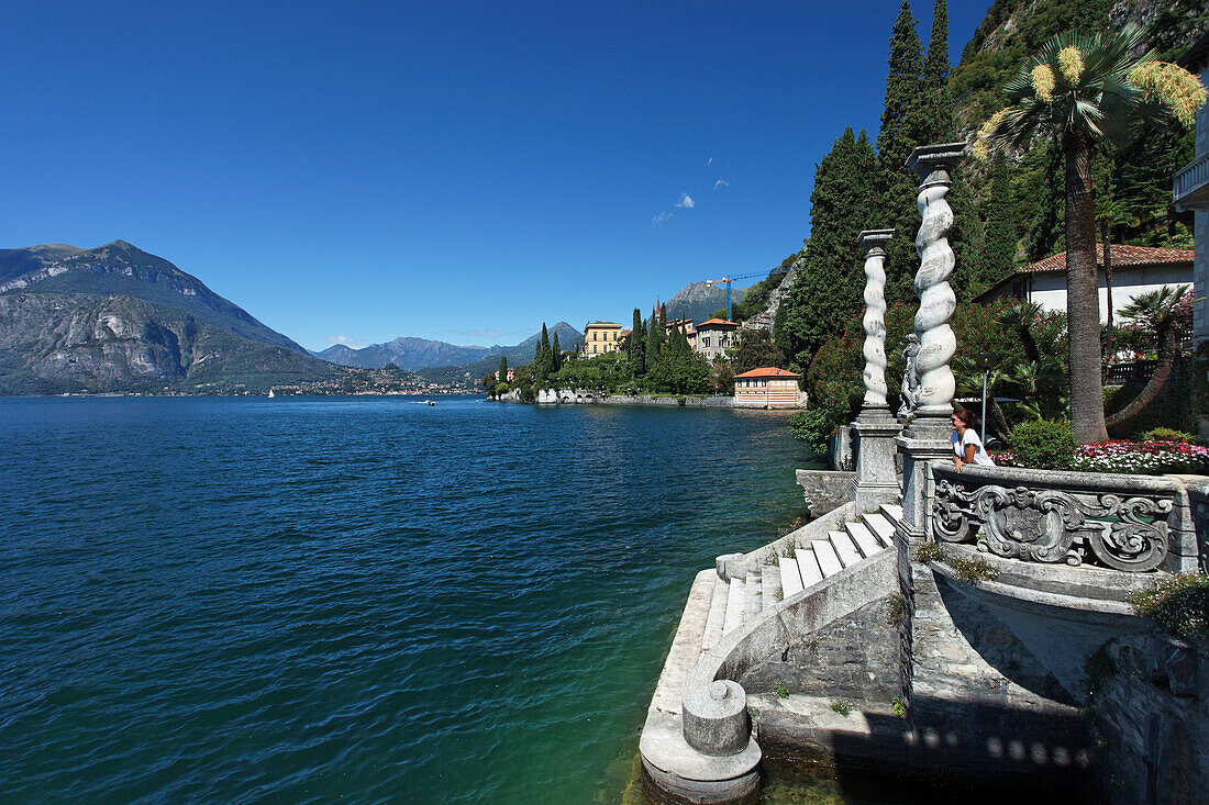 Ufer, Villa Cipressi, Varenna, Comer See, Lombardei, Italien